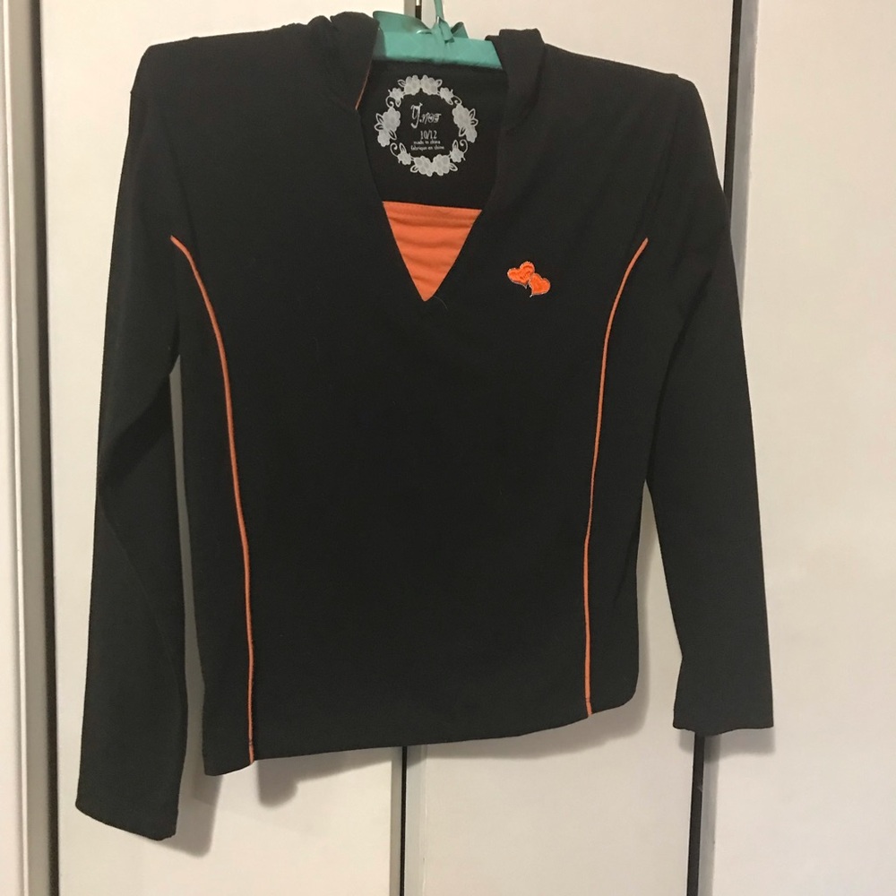 Ynos Ladies Activewear Top,  Size 10/12 Black $5.00 AS AN ADD ON
